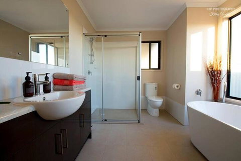 Still Earth - Nambucca Heads Accommodation 5