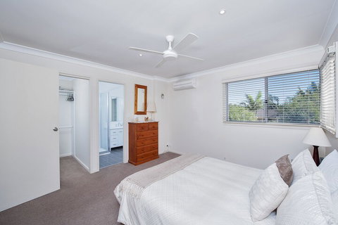Sea Whispers - Nambucca Heads Accommodation 2