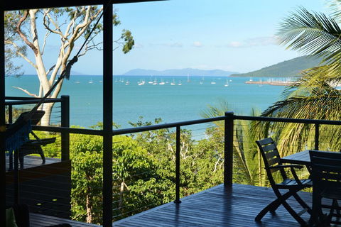Crusoe's Beach House Ocean Views - Nambucca Heads Accommodation 2