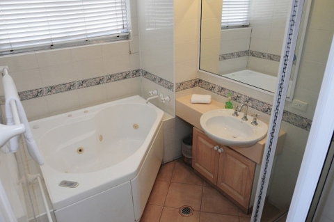 Anglesea Beachfront Court Holiday Units - Nambucca Heads Accommodation 2