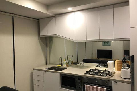Elegant Modern Apartment In Central Melbourne - Nambucca Heads Accommodation 2