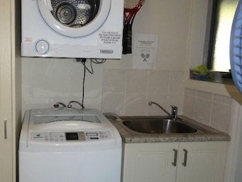 Ironbark - Deluxe Family Townhouse - Nambucca Heads Accommodation 6