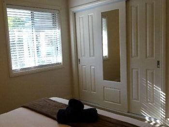 Ironbark - Deluxe Family Townhouse - Nambucca Heads Accommodation 2