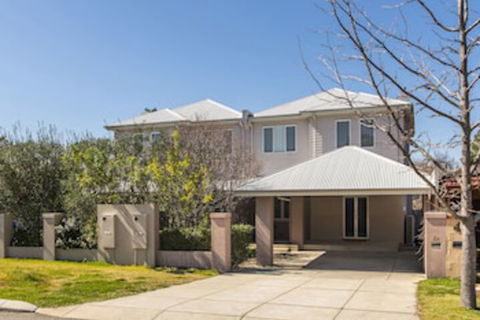 Inner Western Suburbs Retreat - Nambucca Heads Accommodation 0