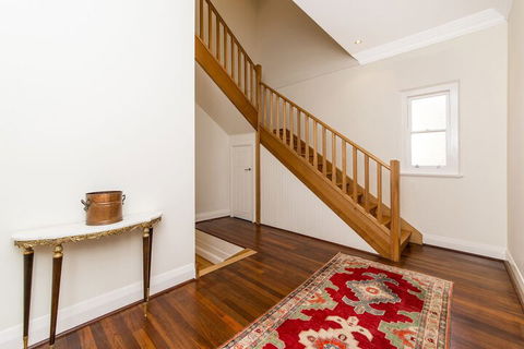 Inner Western Suburbs Retreat - Nambucca Heads Accommodation 3