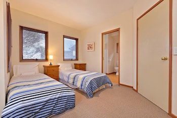 Square Bear - Nambucca Heads Accommodation 3