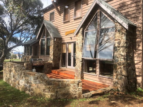 Square Bear - Nambucca Heads Accommodation 0