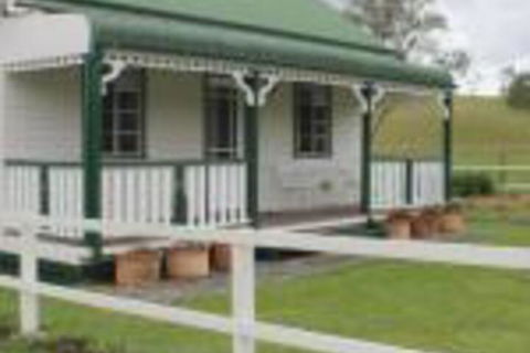 The Dollhouse Cottage - Nambucca Heads Accommodation 0