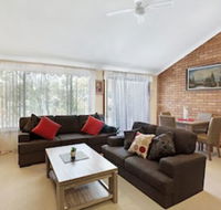 Macadamia Court 2/8 Government Road - Nambucca Heads Accommodation