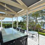 Morisset Bay Waterfront Views Lake House Looking Over Trinity Marina - Nambucca Heads Accommodation 0