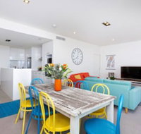 Colour and Swank at the Mill in the Heart of the CBD - Nambucca Heads Accommodation