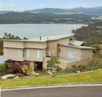 Ooranya - on Top Lake - Nambucca Heads Accommodation