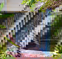 Cottesloe Artists Beach Retreat - Nambucca Heads Accommodation