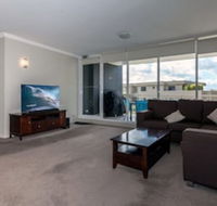 Oasis Unit 3 / 5 Laman Street