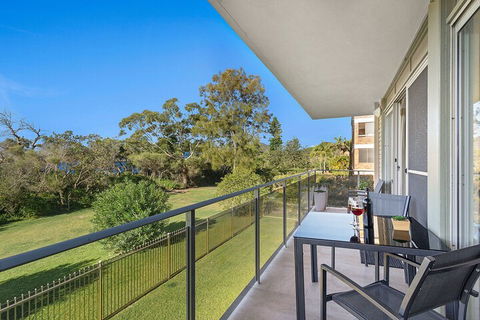 The Helm, Unit 1, 22 Voyager Close - Nambucca Heads Accommodation 3