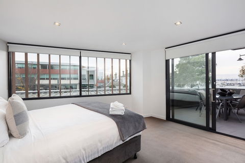 Melbourne Holiday Apartments Williamstown - Nambucca Heads Accommodation 0