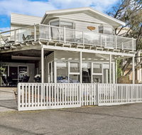 Boathouse Apartment - Nambucca Heads Accommodation