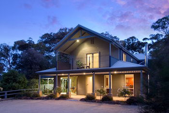 Katherine - Nambucca Heads Accommodation 0