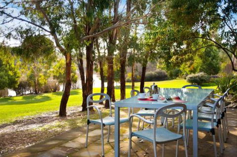 Lake Daylesford Lodge 7 - Nambucca Heads Accommodation 1