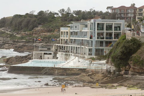 Ocean Front Building On Bondi Beach - Nambucca Heads Accommodation 5