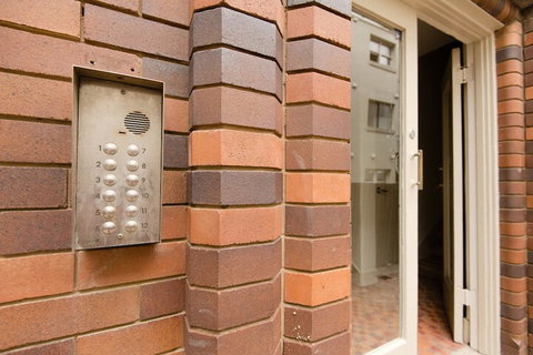 Ocean Front Building On Bondi Beach - Nambucca Heads Accommodation 2