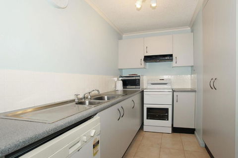 Unit 2 Biriny Lodge 1686 1689 David Low Way Coolum Beach - Nambucca Heads Accommodation 1
