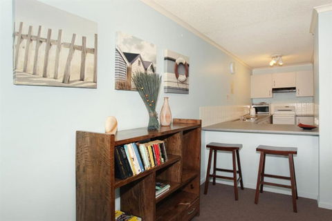 Unit 2 Biriny Lodge 1686 1689 David Low Way Coolum Beach - Nambucca Heads Accommodation 4