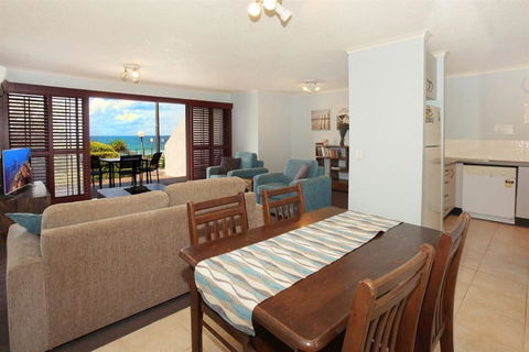 Unit 2 Biriny Lodge 1686 1689 David Low Way Coolum Beach - Nambucca Heads Accommodation 2
