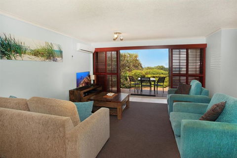 Unit 2 Biriny Lodge 1686 1689 David Low Way Coolum Beach - Nambucca Heads Accommodation 5