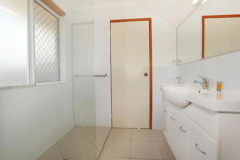 2 Eastern Court Mount Coolum 400 DOLLAR BOND Pet Friendly LINEN INCLUDED - Nambucca Heads Accommodation 0