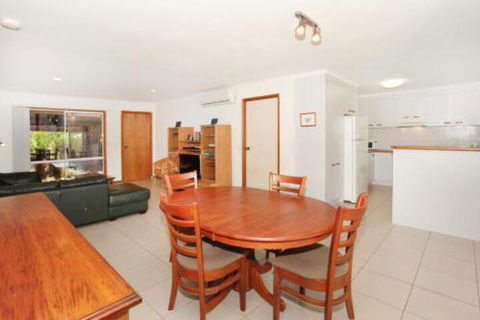 2 Eastern Court Mount Coolum 400 DOLLAR BOND Pet Friendly LINEN INCLUDED - Nambucca Heads Accommodation 6