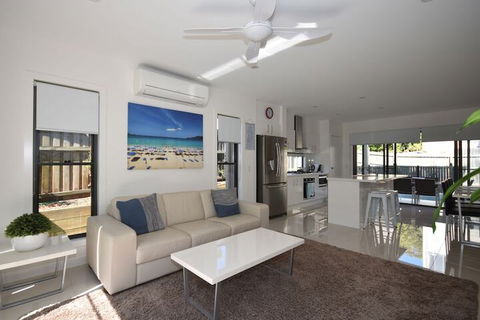 Holiday With A View Lowry Street - Nambucca Heads Accommodation 3