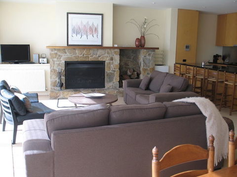 Mark II 2 West - Nambucca Heads Accommodation 2