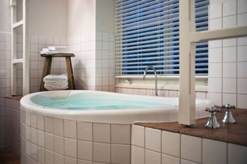 Red Earth Rock - Nambucca Heads Accommodation 3
