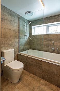 Le Chalets - Nambucca Heads Accommodation 0