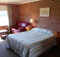 Vacy Village Motel