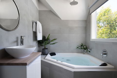 Briars Loft - Daylesford - Nambucca Heads Accommodation 0