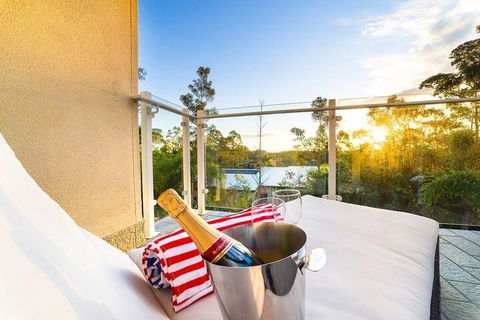 Bayhill Manor In Sanctuary Cove - Nambucca Heads Accommodation 6
