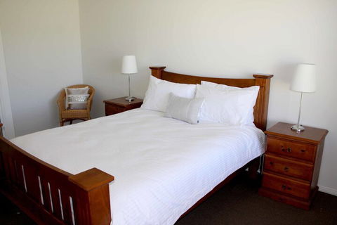 Farmers Daughter Wines - Nambucca Heads Accommodation 5