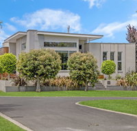 The Lake House - Nambucca Heads Accommodation