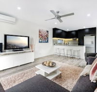 Luxury 1 Bedroom home in Broadbeach Waters - Nambucca Heads Accommodation