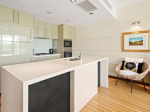 Luxury Marina View Apartment - Nambucca Heads Accommodation 5