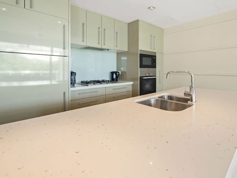 Luxury Marina View Apartment - Nambucca Heads Accommodation 4