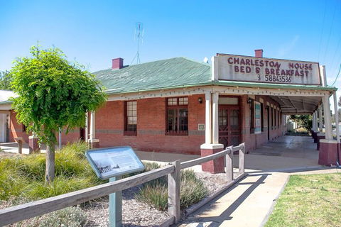 Charleston House - Mathoura - Nambucca Heads Accommodation 1