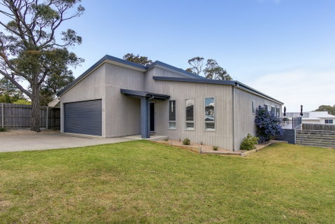 Pelican House - Nambucca Heads Accommodation 2