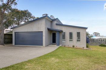 Pelican House - Nambucca Heads Accommodation 0