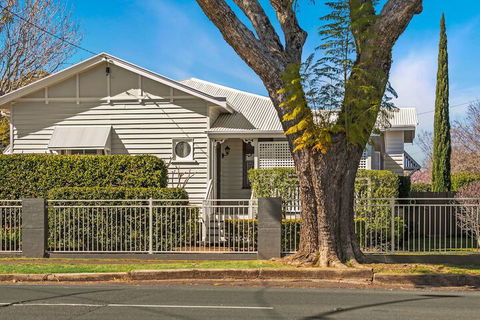 Frangipani House - Nambucca Heads Accommodation 1