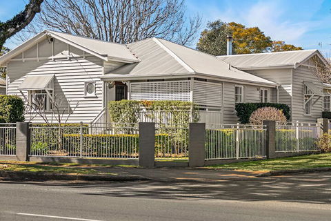 Frangipani House - Nambucca Heads Accommodation 5