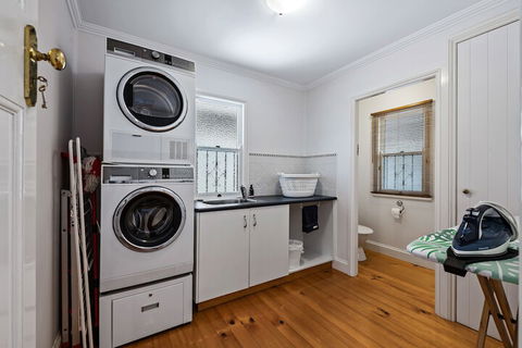 Frangipani House - Nambucca Heads Accommodation 6