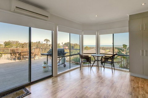 The Bach - Nambucca Heads Accommodation 0